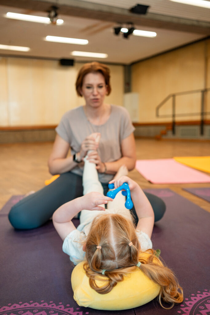 Entspannungsübung Eltern Kind Yoga
